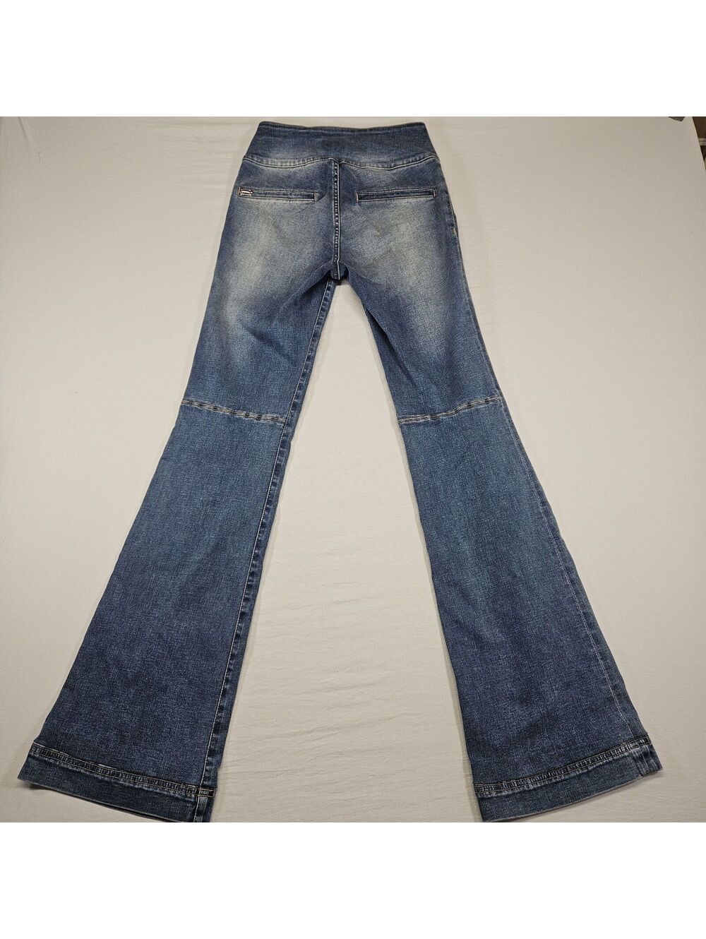 Alice + Olivia size 24 jeans - Picture 2 of 8